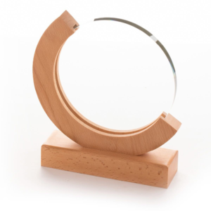 درع زجاج أكريليك بإطار خشبي بشكل هلال مع قاعدة